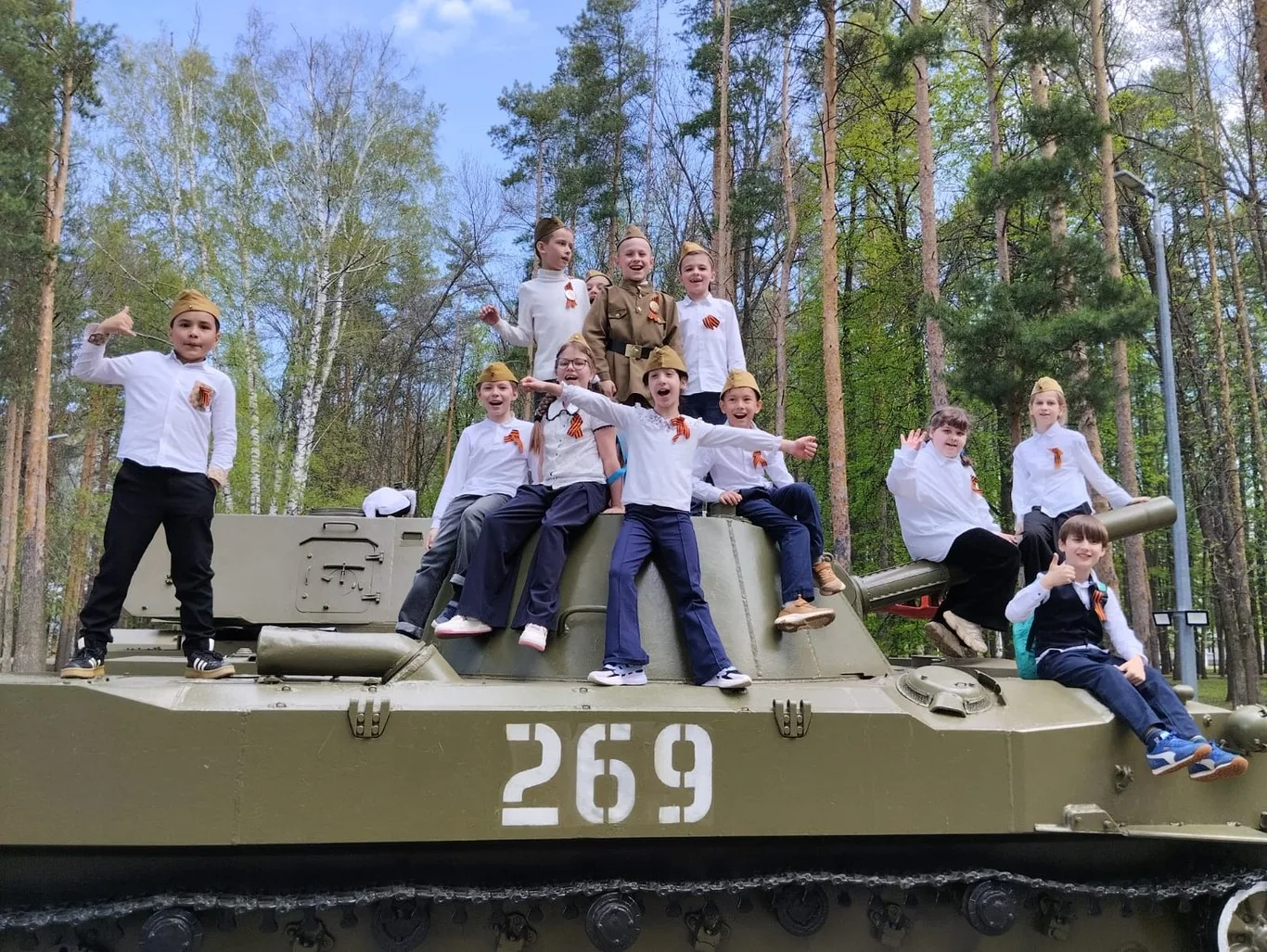 Начальная школа в парке Победы