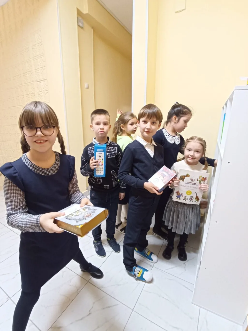 В день конституции Российской Федерации  начальная школа открыла свою библио-игротеку.