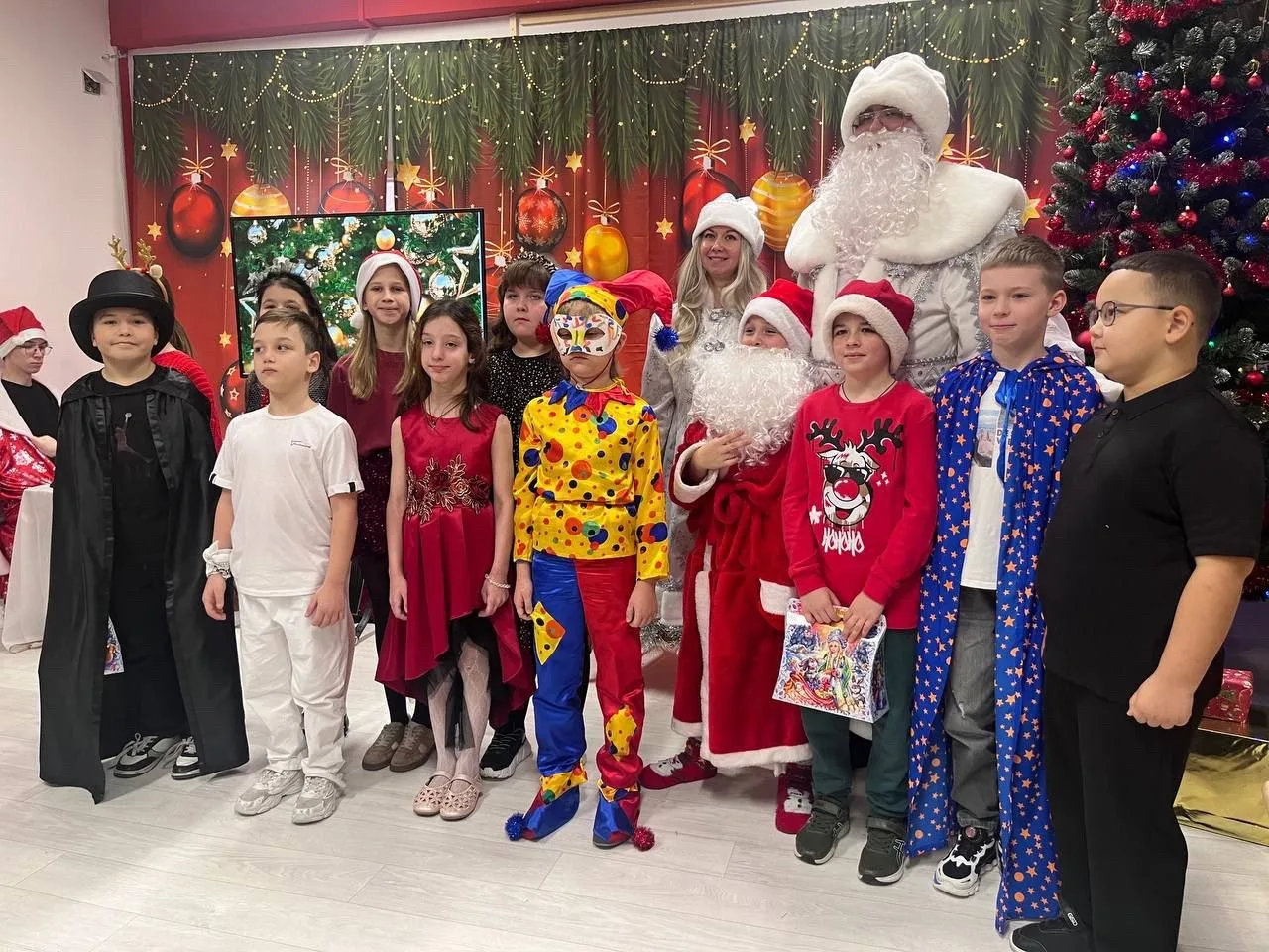 ​В начальной школе побывал Дед Мороз!